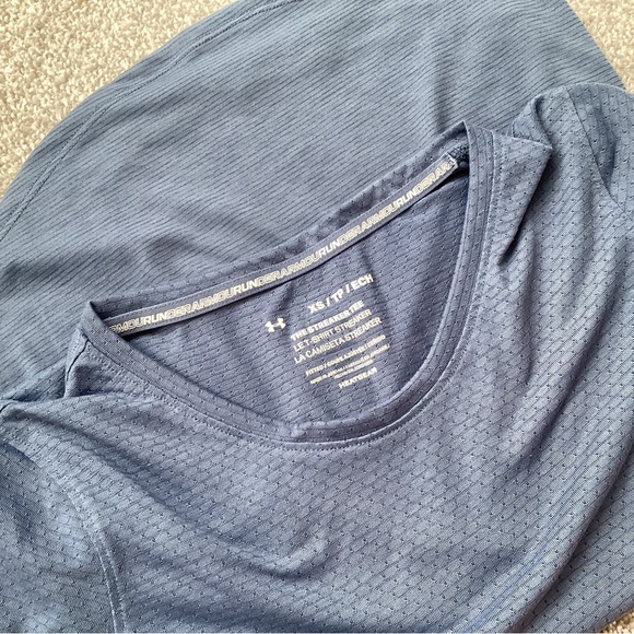 Under Armour Athletic T-Shirt - Picture 3 of 4